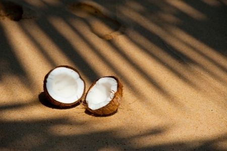 Huile de coco pour le soin des cheveux